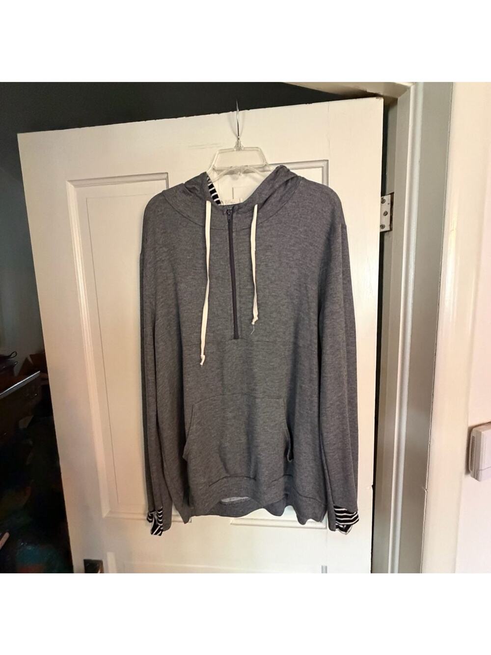 Blumin Apparel Gray Half-Zip Hoodie Size Large